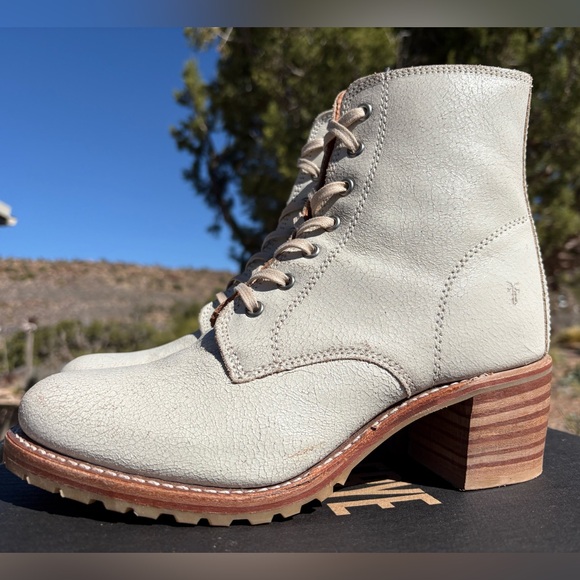 Frye Shoes - FRYE Sabrina 6G Lace Up Boots